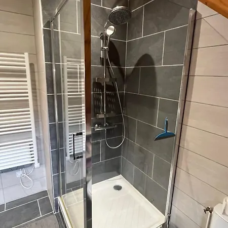 Couette-café Ch1 Lit 160 Lavabo Individuel, 2 Sdb, 3 Wc, 1 Cuisine, Partagés